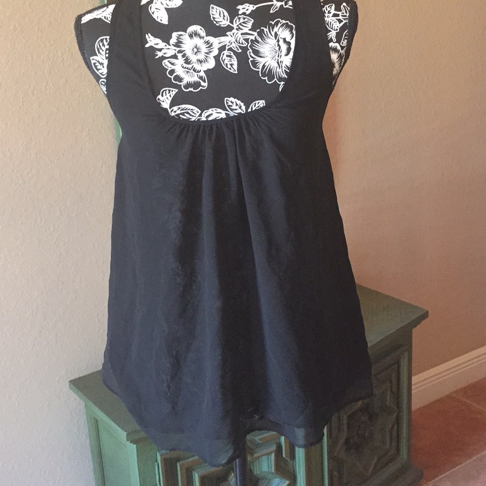 Fine line embroidery tank